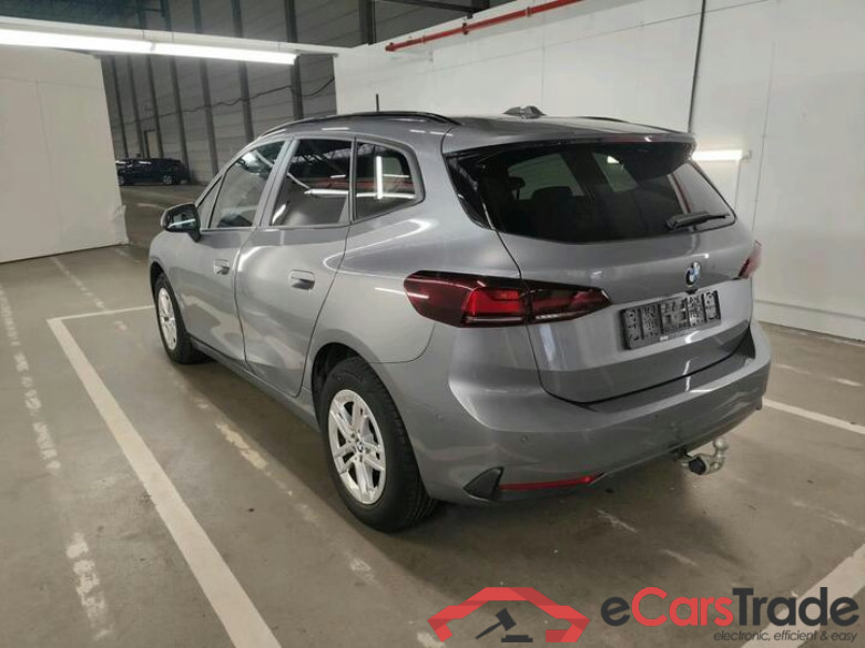 BMW 2 Reeks Active Tourer Série 2 Active Tourer 220i (100kW) (Mild Hybrid) 110kW/150pk  5D/P Auto-7 - CO2 indicative #3