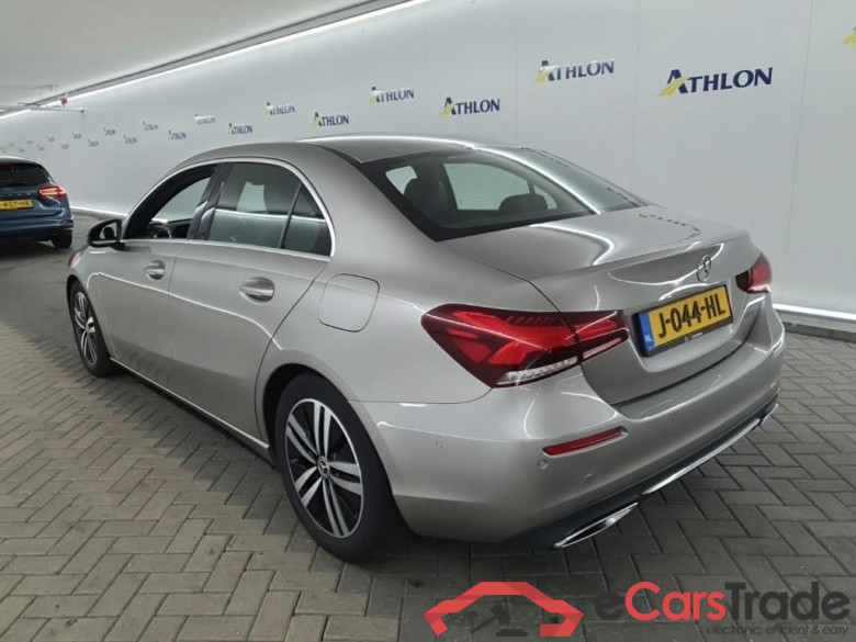 MERCEDES-BENZ A-Klasse Limousine A 180 d 7G-DCT Business Solution Luxury 4D 85kW #4