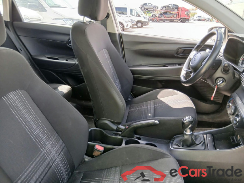 HYUNDAI i20 / 2020 / 5P / berlina con portón 1.0 TGDI 74kW (100CV) 48V Essence #6