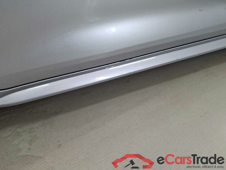 TOYOTA COROLLA 1.8 HYBRID PREMIUM #6