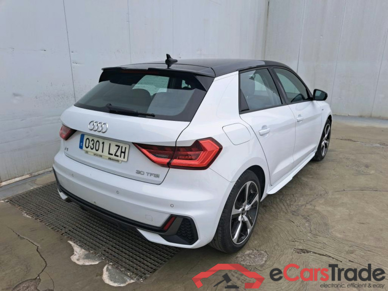 AUDI A1 / 2018 / 5P / berlina con portón Sportback Adrenalin 30 TFSI 81kW S tron(SP) #2