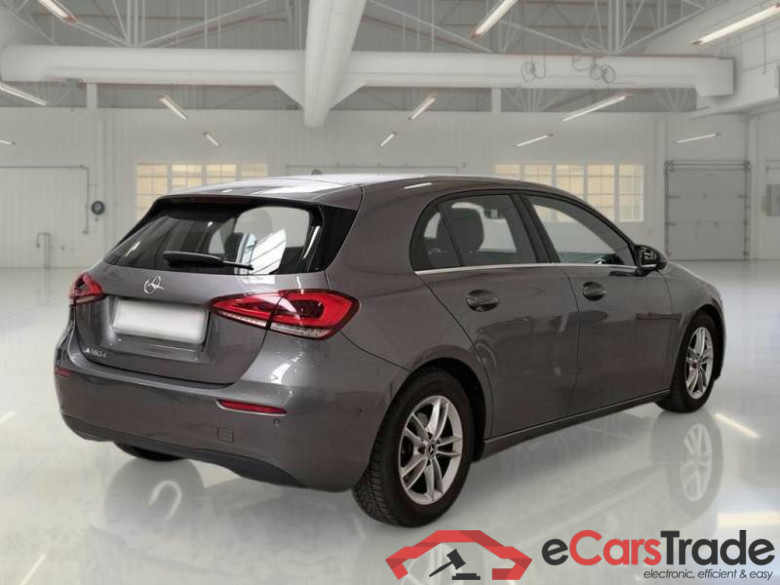 MERCEDES-BENZ CLASSE A / 2018 / 5P / BERLINA A 180 D AUTOMATIC BUSINESS EXTRA #2