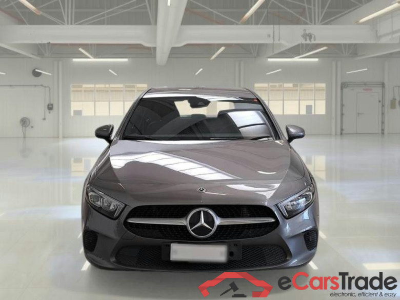 MERCEDES-BENZ CLASSE A / 2018 / 5P / BERLINA A 180 D AUTOMATIC BUSINESS EXTRA #6