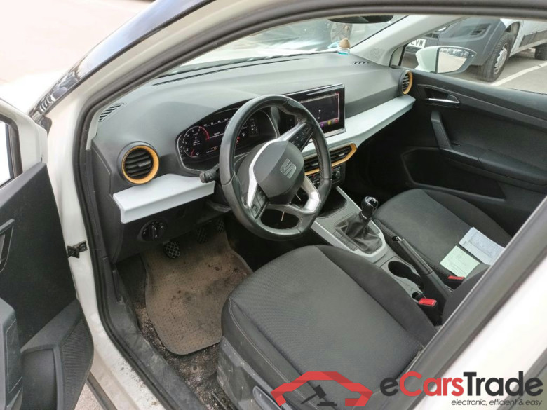 SEAT Arona / 2017 / 5P / todoterreno 1.0 TSI 81kW (110CV) Style Plus (AC) #3