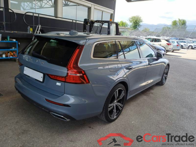 VOLVO V60 / 2019 / 5P / STATION WAGON T6 PLUG-IN AWD AUTOM.INSCR.EXPR. #2