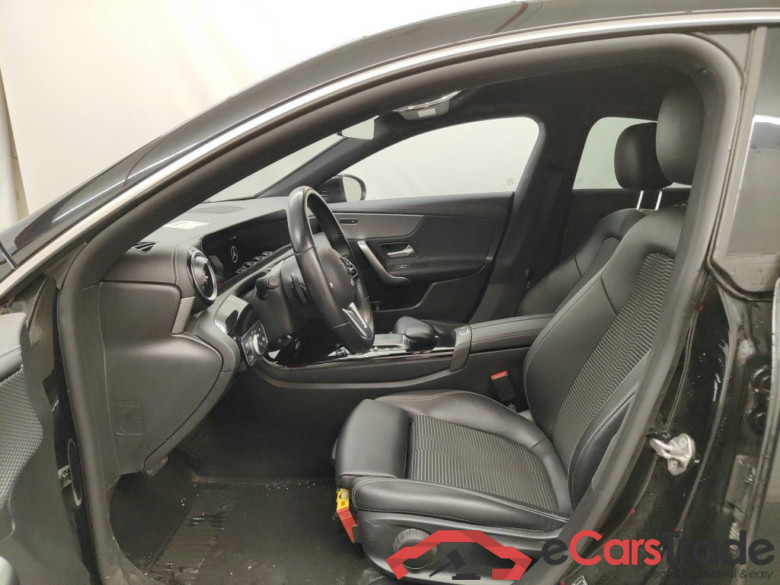 Mercedes-Benz CLA CLA 200 d DCT Business Solution 4d #3