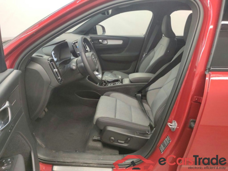 VOLVO XC40 - 2022 2.0 B3 163hp MHEV Plus Dark Design DCT 5d #3