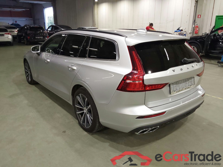 VOLVO V60 2.0 B4 D MHEV MOMENTUM PRO AUTO #2