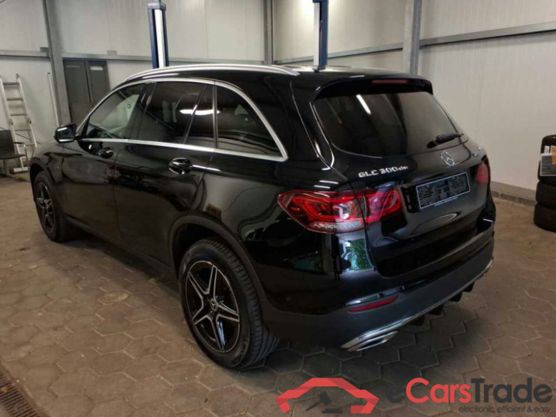 Mercedes-Benz GLC (BM 253)(06.2015->) DE - SUV5 GLC 300 de EU6d, 4Matic AMG Line, (Facelift) 2020 - 2022 #3
