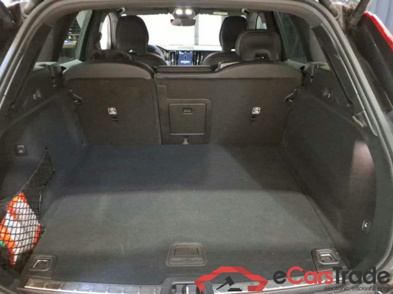 Volvo XC60 (03.2017->) DE - SUV5 B5 (Benzin) AWD EU6d, Plus Black Edition Mild-Hybrid, (Facelift) 2023 #3