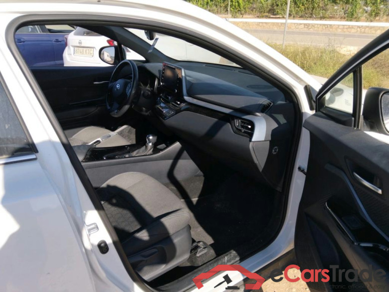 TOYOTA C-HR / 2019 / 5P / todoterreno 1.8 125H Advance #6