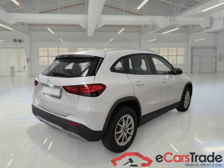 MERCEDES-BENZ GLA / 2020 / 5P / CROSSOVER GLA 180 D AUTOMATIC BUSINESS #2