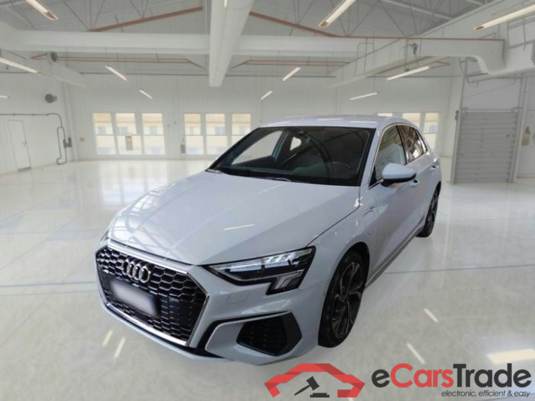 AUDI A3 / 2020 / 5P / BERLINA 40 TFSI E S TRONIC S LINE EDITION S.BACK #1