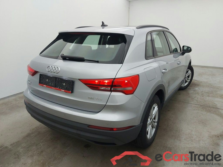 Audi Q3 35 TDI S Tronic Business Edition 5d #2