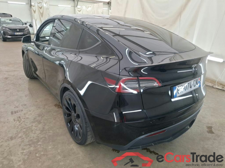 TESLA Model Y / 2020 / 5P / SUV Performance Dual Motor AWD #3