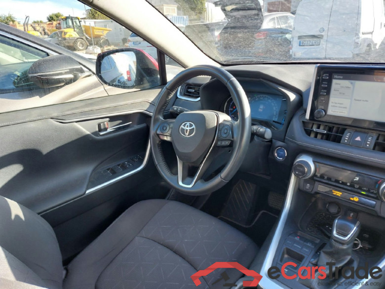 TOYOTA Rav4 / 2018 / 5P / todoterreno 2.5l 220H Advance #3