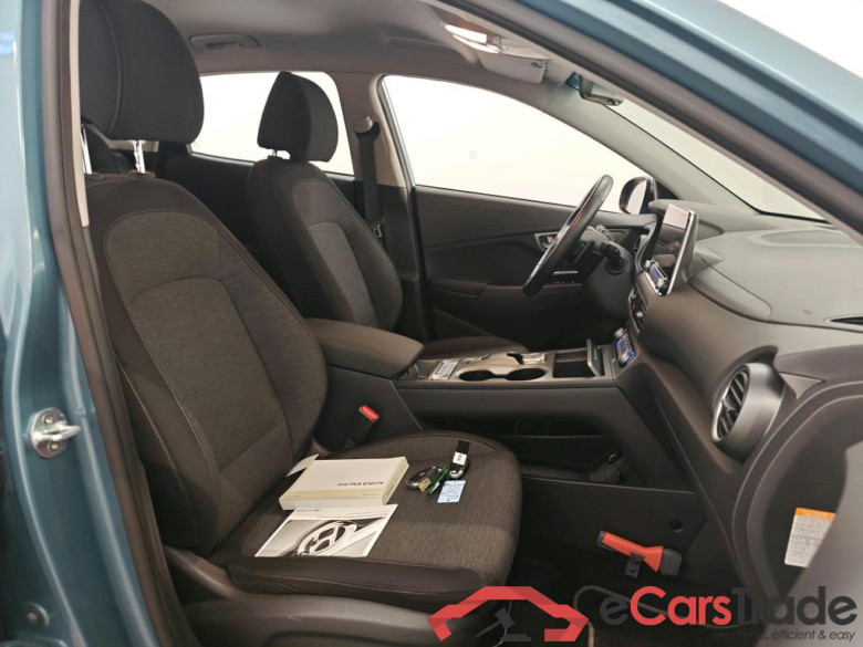 Hyundai KONA Comfort Smart Electric 64 kWh 5d #3