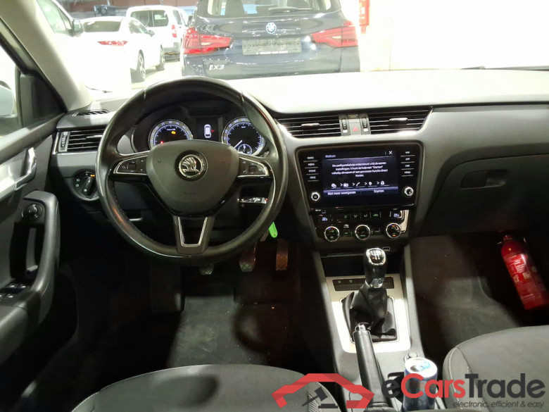 SKODA Octavia 1.6 CR TDi Ambition #6