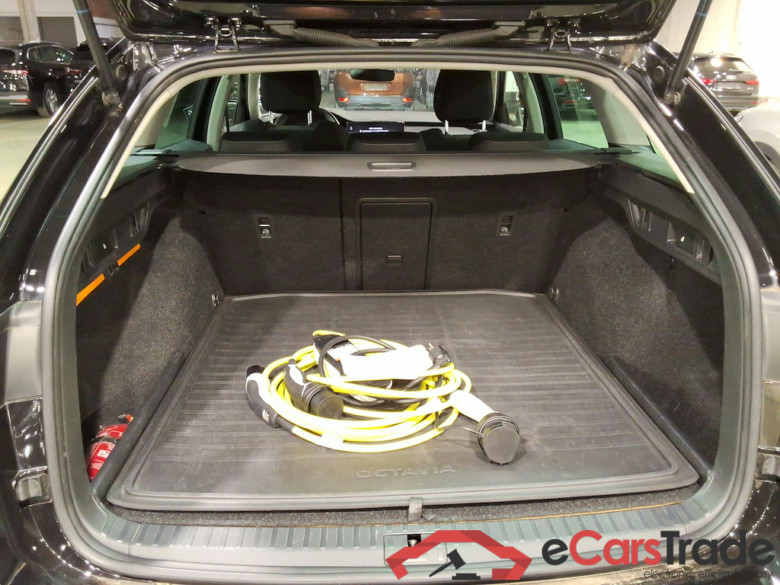 SKODA OCTAVIA COMBI 1.4 TSI PHEV 150KW DSG CLEVER #3