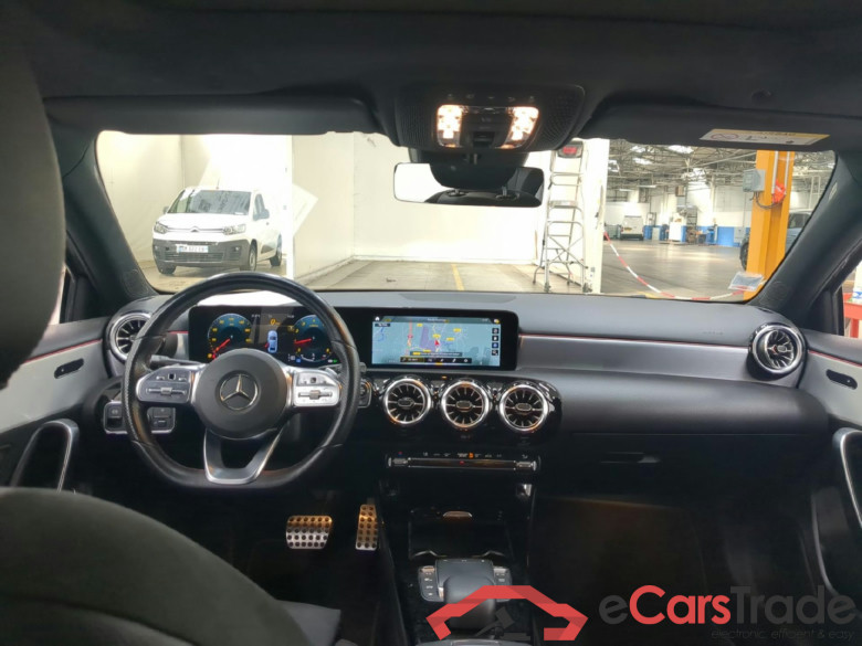 MERCEDES-BENZ Classe A Berline / 2018 / 4P / Berline A 200 AMG Line 7G-DCT #5