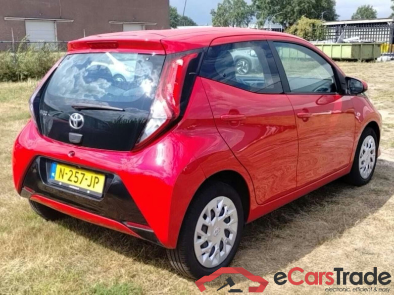 TOYOTA Aygo 1.0 VVT-i x-play #4