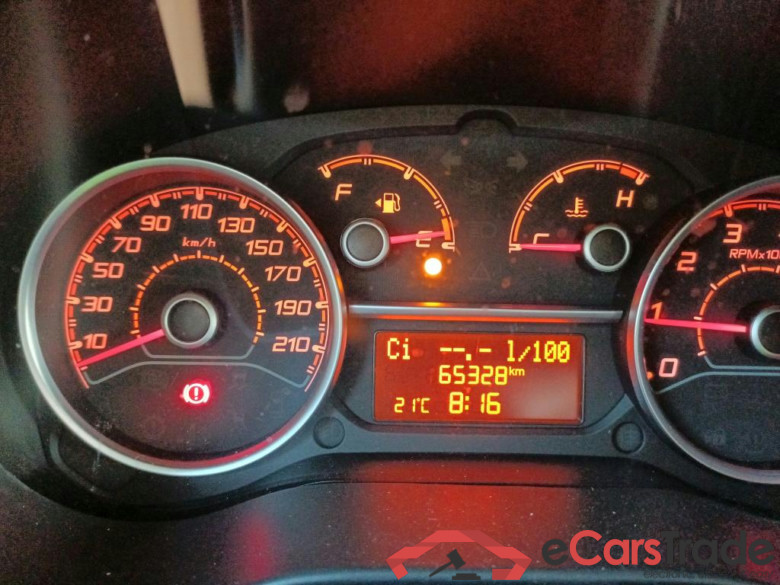 FIAT Doblò Cargo/2015/4P/furgón derivado de turismo Cargo SX 1.6 Mjet 66kW (90CV) #5
