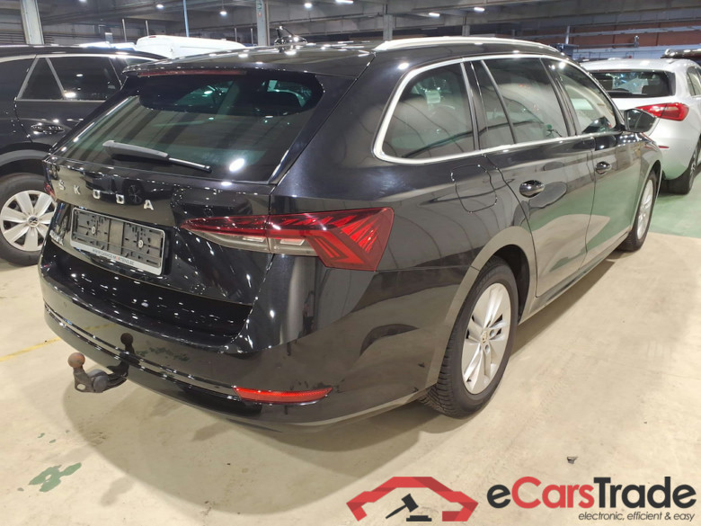 SKODA OCTAVIA COMBI 2.0 CRTDI 110KW CLEVER #4