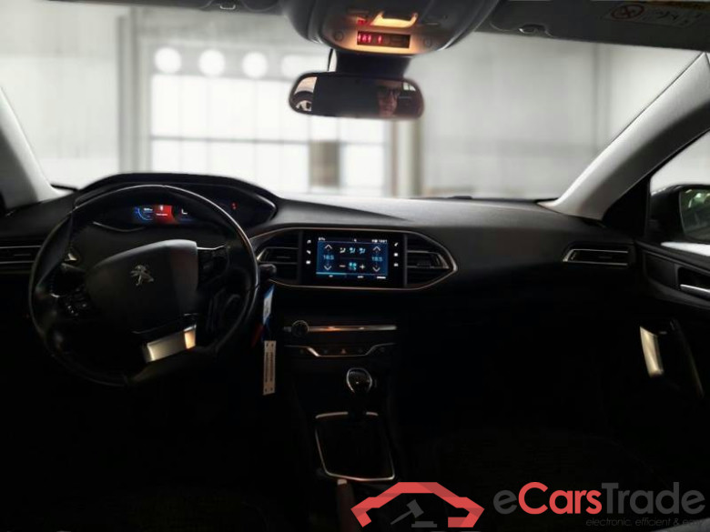 PEUGEOT 308 / 2017 / 5P / BERLINA ACTIVE PACK BLUEHDI 130 SeS #3