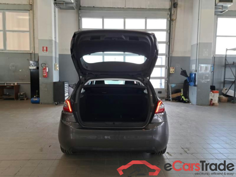 PEUGEOT 308 / 2017 / 5P / BERLINA ACTIVE PACK BLUEHDI 130 SeS #5