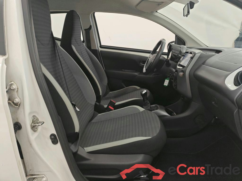 Toyota AYGO 1.0 VVT-i x-play 5d #3