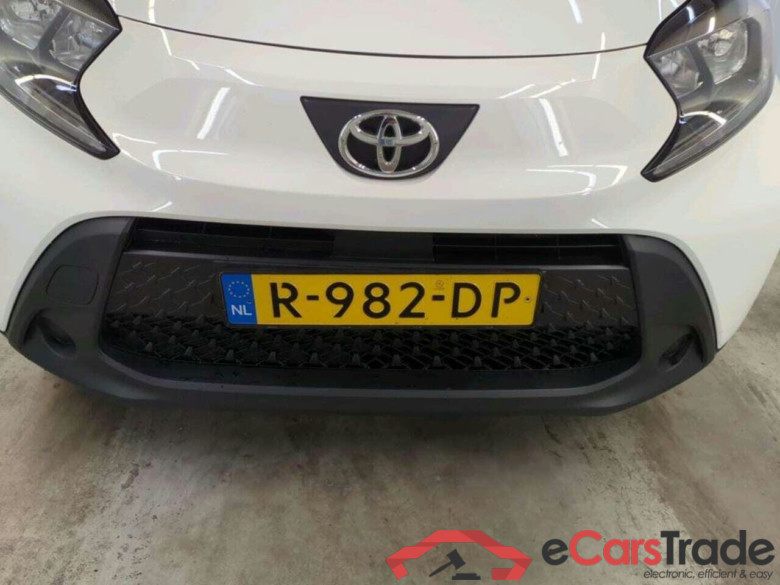 TOYOTA Aygo X 1.0 VVT-i MT Play #4