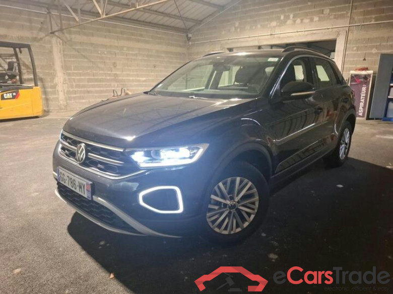 Volkswagen T-Roc 1.5 TSI 150Hp Life Aut. LED-Matrix Virtual ACC Navi KeylessGo Camera Klima PDC ... #1