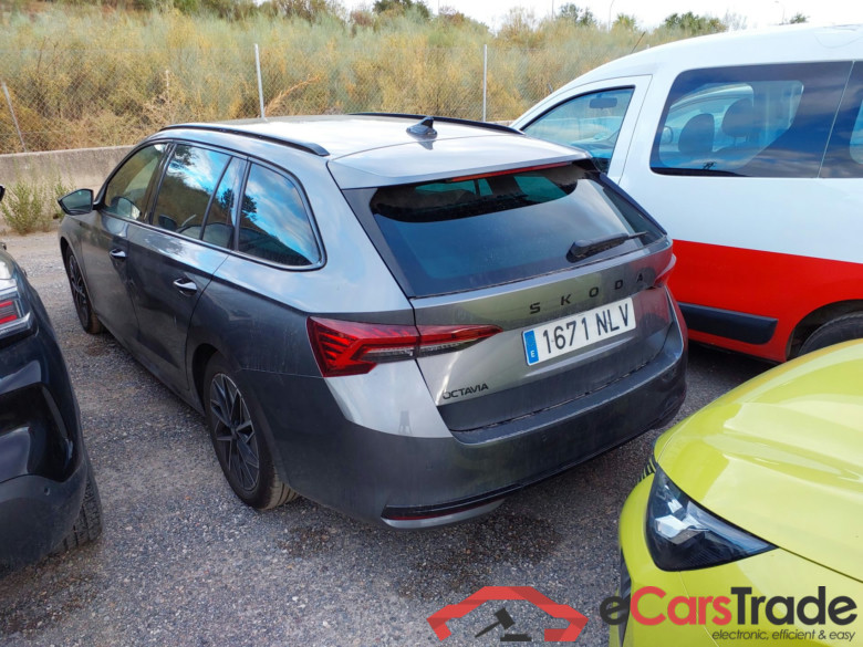 SKODA Octavia 2.0 TDI 110 kW (150 CV) DSG 7 vel. Combi Sportline(Winterpack) #2