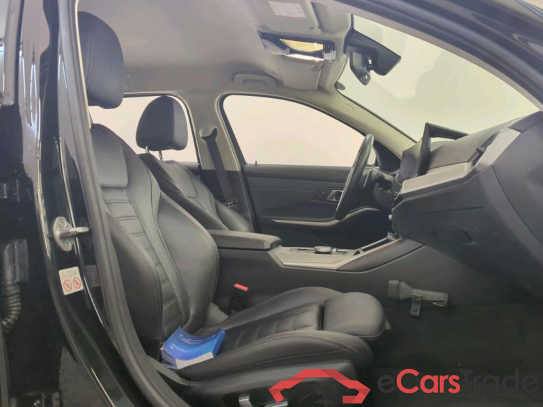 BMW 3 Serie Touring 318iA 5d #3