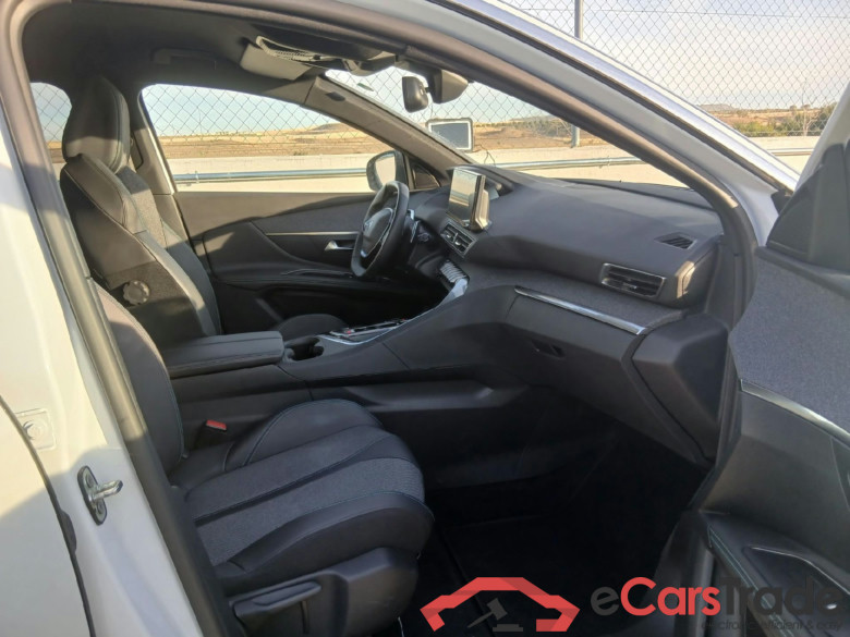 PEUGEOT 3008 Hybrid / 2020 / 5P / todoterreno 225 e-EAT8 Allure #6