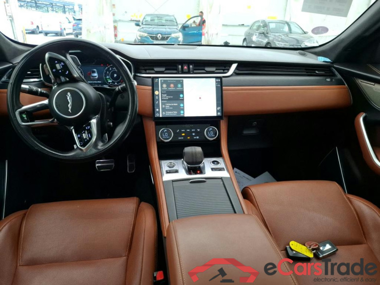 JAGUAR F-PACE / 2015 / 5P / SUV P400e PHEV BVA 4x4 R-Dynamic HSE #6