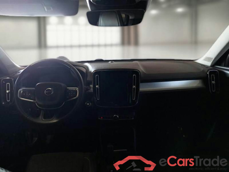 VOLVO XC40 / 2017 / 5P / SUV T3 GEATRONIC BUSINESS PLUS #3