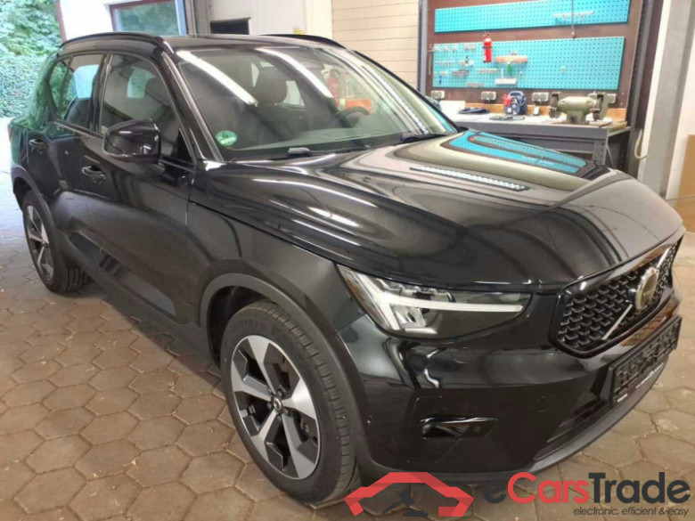 Volvo XC40 (2017->) DE - SUV5 B4 2WD EU6d, Plus Dark, (Facelift) 2022 - 2024 #1