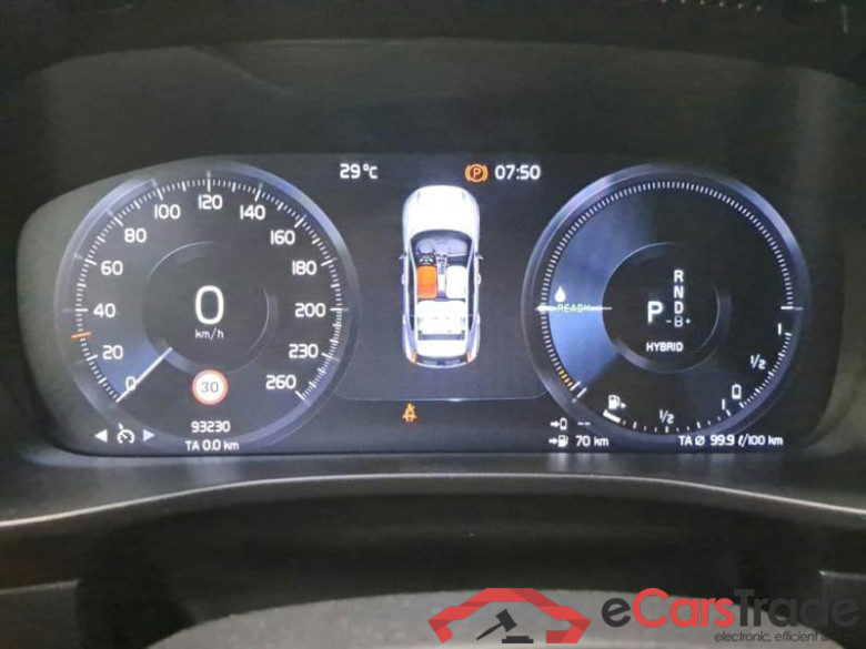VOLVO XC40 / 2017 / 5P / SUV T5 PLUG-IN HYBRID AUTO RECHARGE R-DESIGN #4