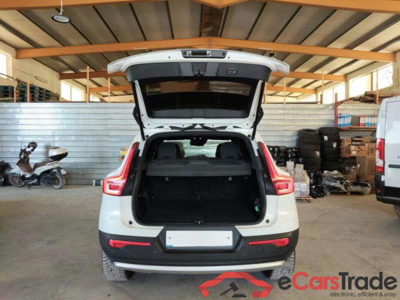 VOLVO XC40 / 2021 / 5P / SUV T4 RECHARGE PLUG-IN AUTO CORE #5