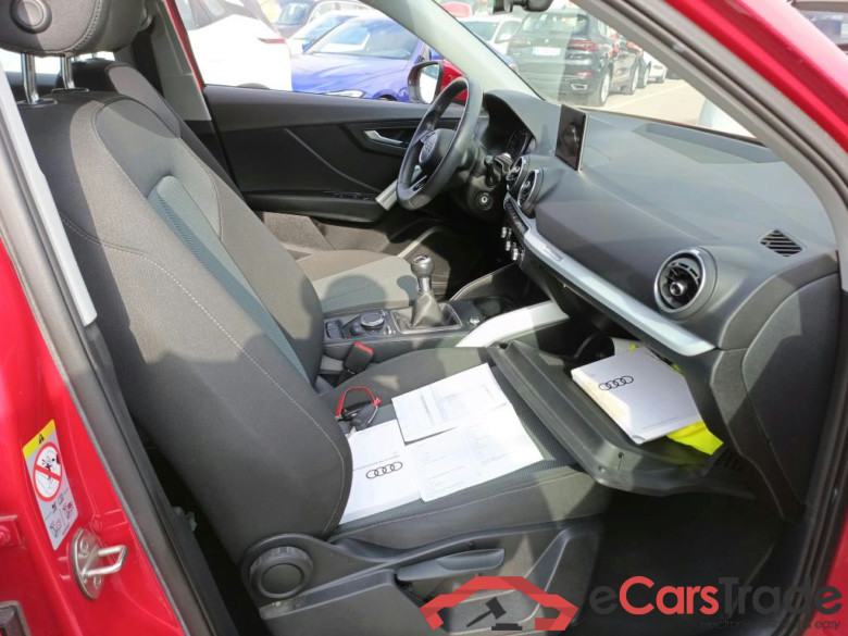AUDI Q2 / 2016 / 5P / todoterreno Design 30 TFSI 85kW (116CV) #6