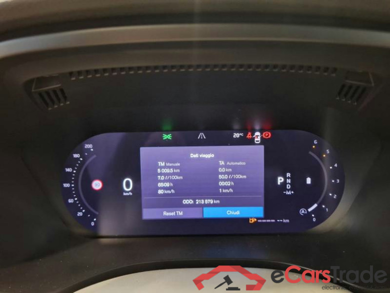 VOLVO XC60 / 2021 / 5P / SUV B4 D AUTOMATICO PLUS DARK #4