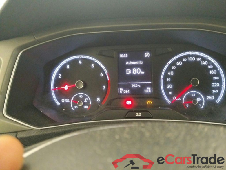 VOLKSWAGEN T-Roc / 2017 / 5P / todoterreno Advance 1.0 TSI 85kW (115CV) (CX) #4