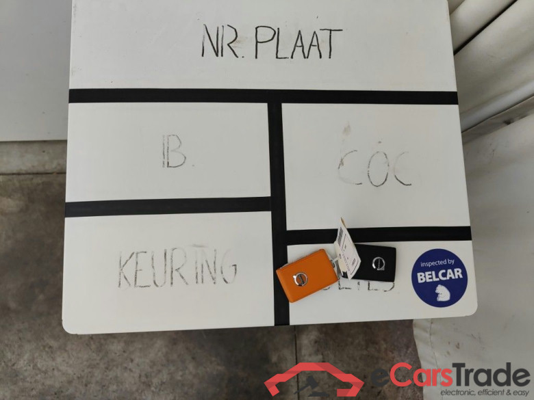 VOLVO XC40 - 2022 2.0 B3 163hp MHEV Core DCT 5d #4