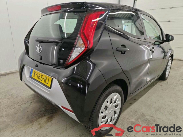TOYOTA Aygo 1.0 VVT-i x-play #2