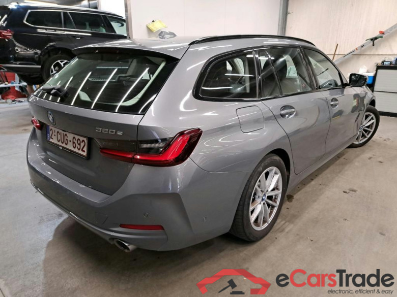 BMW - BMW 3 TOURING 320e 204PK With Vernasca Heated Sport Seats & Driving Assistant & Active Cruise & Parking Assistant Pack* HYBRID * #2