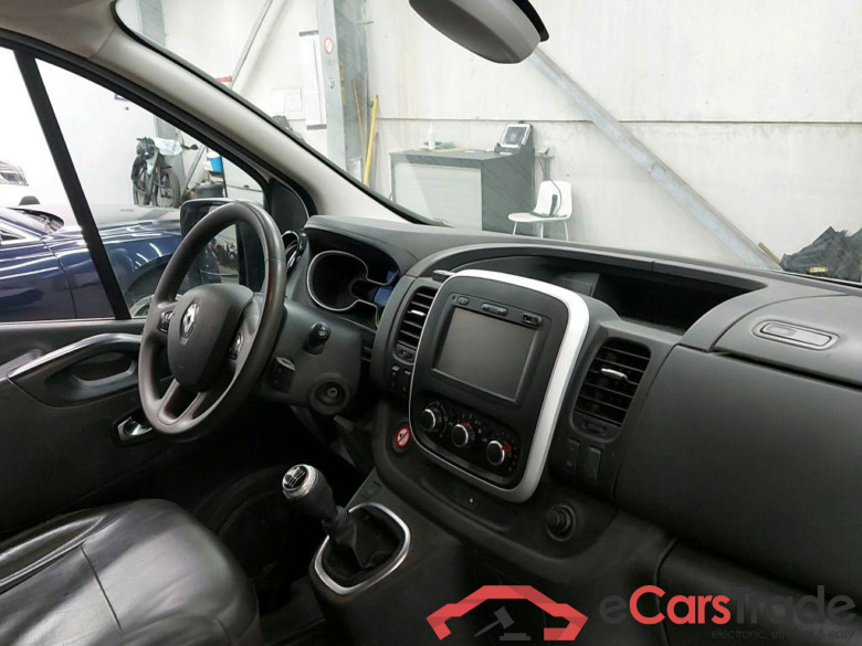 RENAULT - REN TRAFIC dCi 120PK Grand Confort L1H1 With Media Nav & Visibility Pack & Cruise Control & Rear Park Sensors #3
