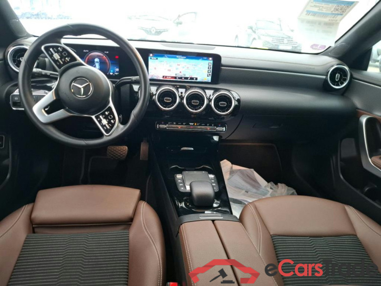 MERCEDES-BENZ CLA Shooting Brake / 2019 / 5P / Break CLA 250 e Business Line #6