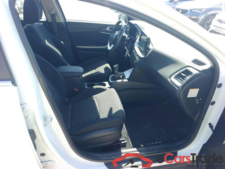 KIA XCeed / 2019 / 5P / todoterreno 1.5 MHEV iMT Drive 118kW (160CV) #6