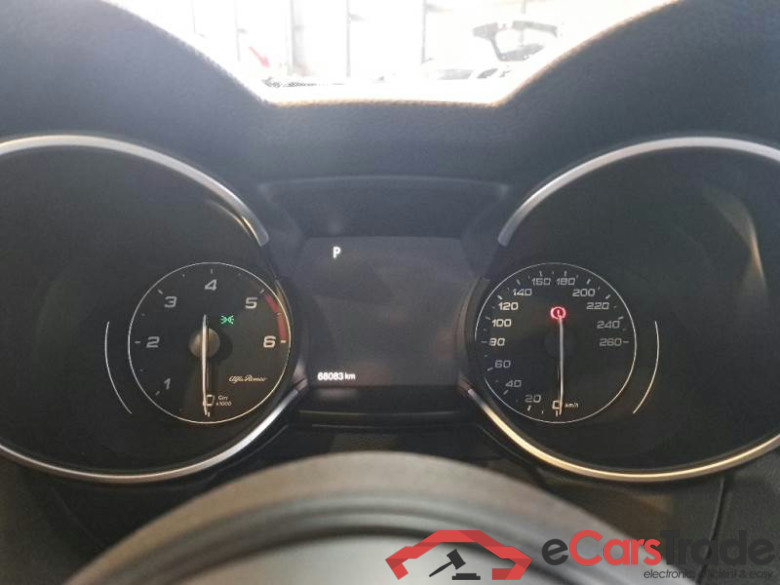 ALFA ROMEO STELVIO / 2017 / 5P / SUV 2.2 TURBO DIESEL 190CV BUSINESS AT8 Q4 #4